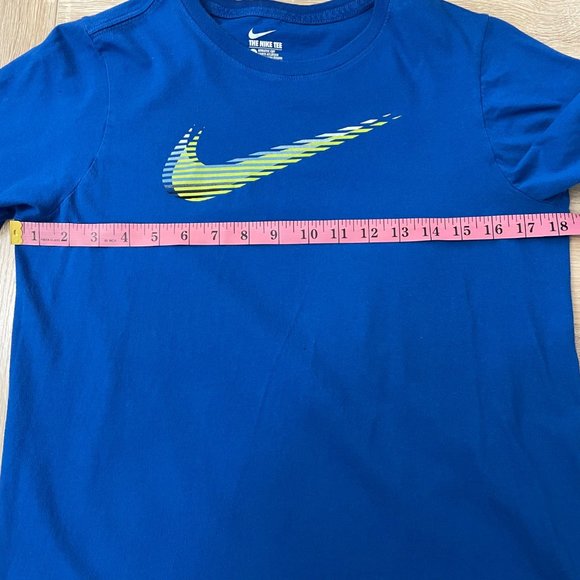 Nike Athletic Cut Tshirt - Size Youth XL - Picture 5 of 5